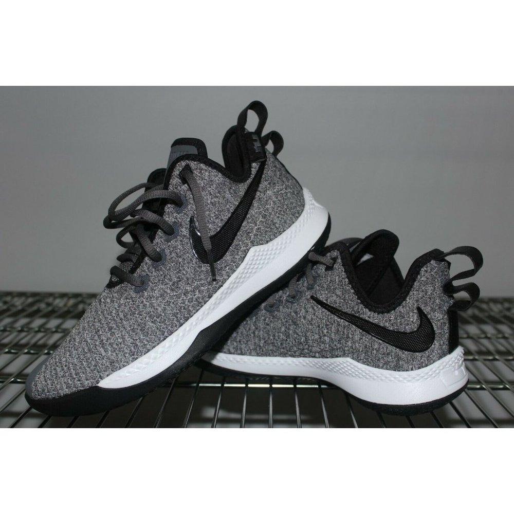 Men's Size 7 - Nike Lebron Witness III